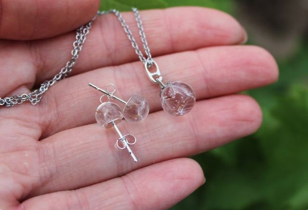 Dandelion seeds necklace